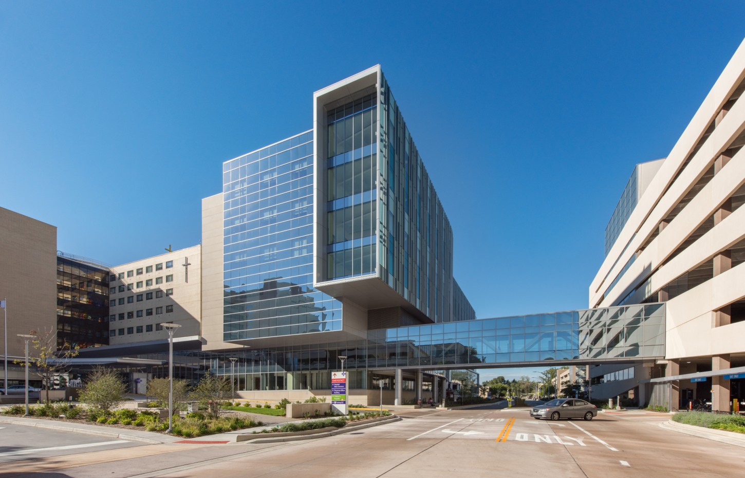 Advocate Christ Medical Center, East Patient Tower