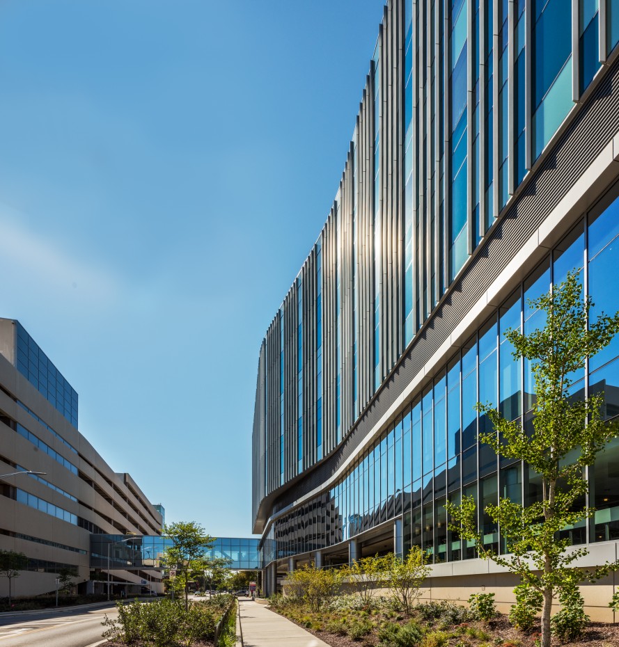 Advocate Christ Medical Center, East Patient Tower