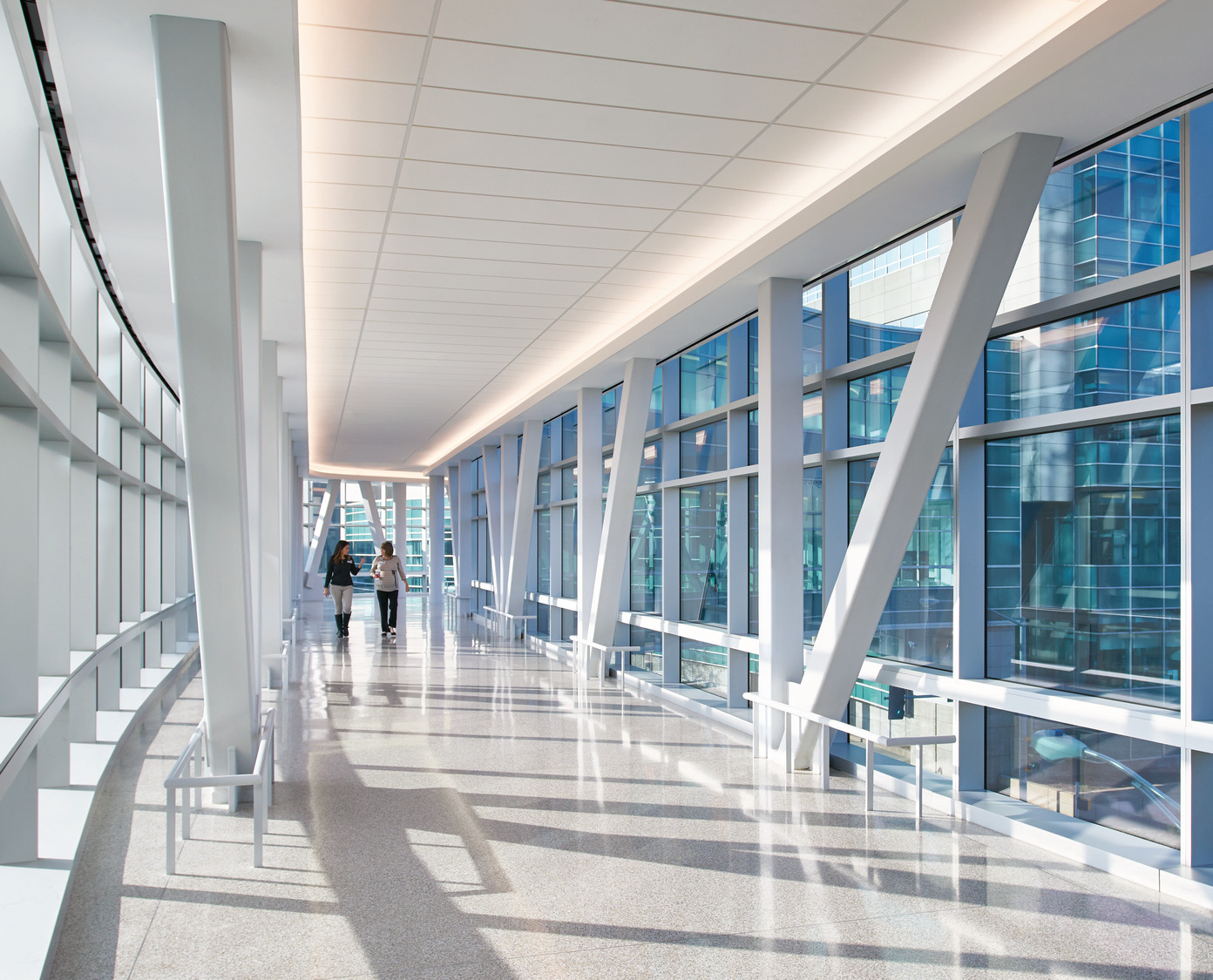 The University of Kansas Hospital, Cambridge Tower A - Interior Corridor